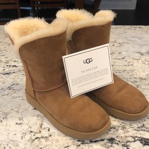 UGG Classic Short Boot
